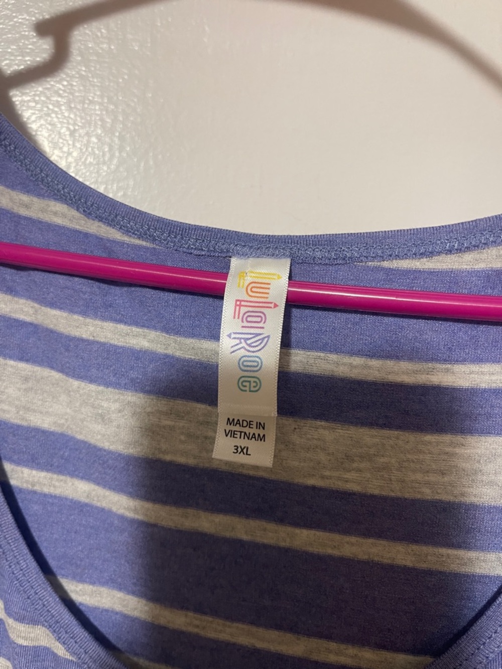 LuLaRoe Lavender & Light Gray Striped Scoop Neck Top NWT - Picture 4 of 6